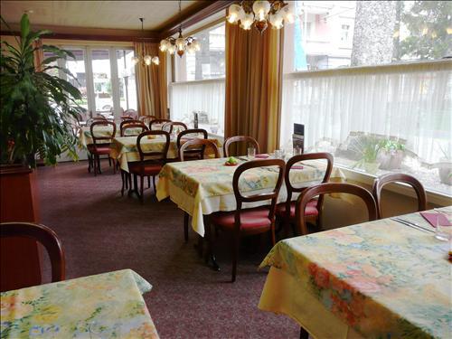 La Dent-Du-Midi Hotel & Restaurant Saint-Maurice Restaurant bilde